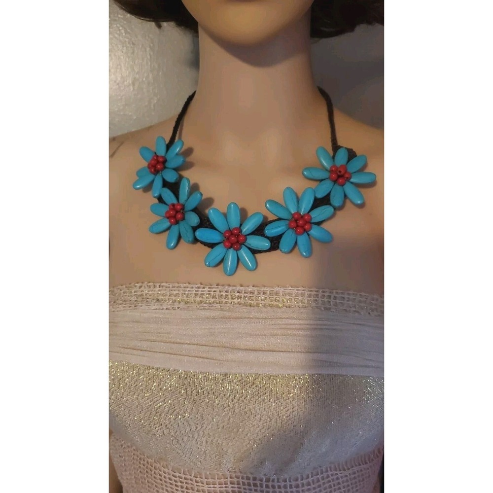 Turquoise Stone Flower Necklace Handmade‎ Adjustable Collar W/Red Dyed Howlite